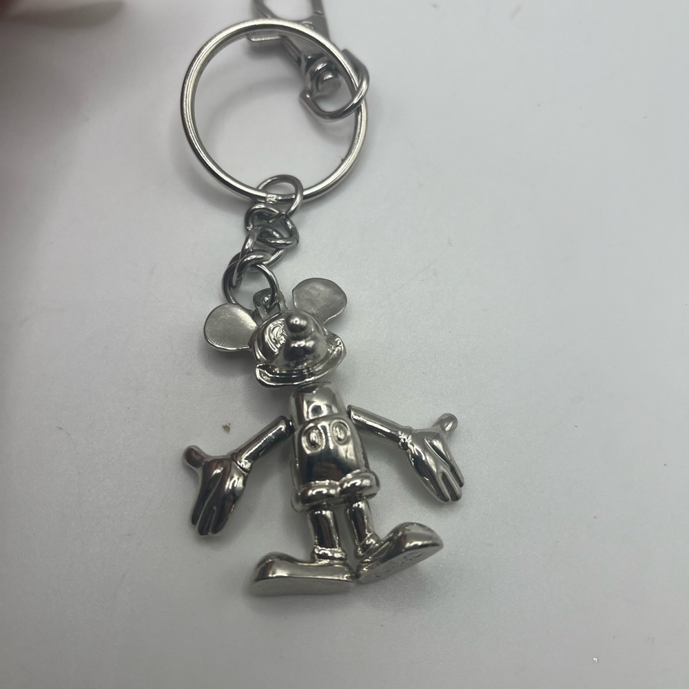 💕Disney Mickey Keychain 💕 - Picture 4 of 5